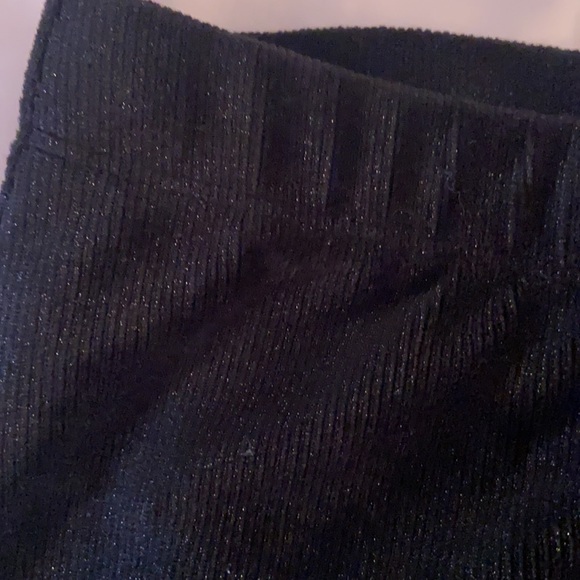 Really stretchy garage skirt! - Picture 2 of 3